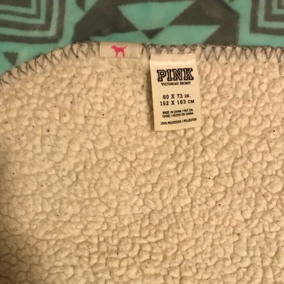 Rare VHTF 🆚 PINK Mint Aztec Sherpa Blanket - Picture 7 of 8